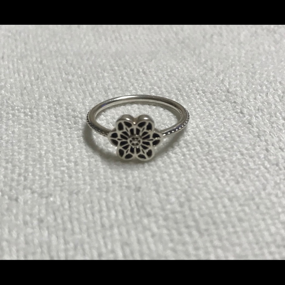Silver Floral Daisy Lace Ring by Pandora